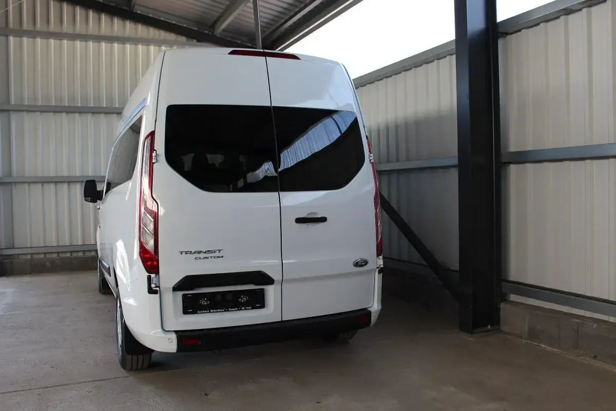 Gebraucht Ford Transit 105 PS (77 kW) 2022 Weiß Van / Kleinbus