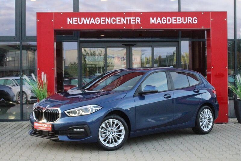 Phytonicblau metallic Gebraucht 2021 BMW 118 Kleinwagen | 22.900 € (Teuer) - Bild 1/4
