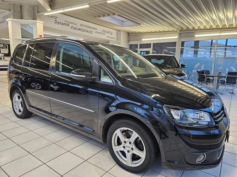 Schwarz Gebraucht 2010 VW Touran Highline Van / Kleinbus | 6.990 € (Fairer Preis) - Bild 1/4
