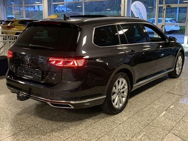 Gebraucht VW Passat Elegance 150 PS (110 kW) 2024 Grau, metallic Kombi