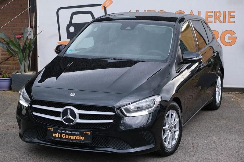 Gebraucht Mercedes B200 150 PS (110 kW) 2020 Kosmosschwarz Van / Kleinbus
