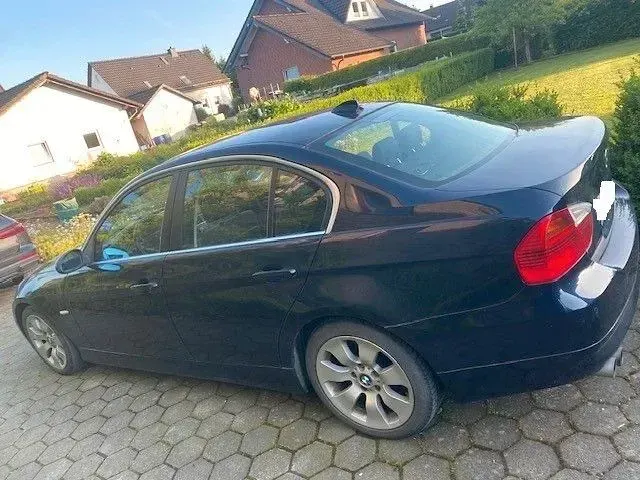 Gebraucht BMW 325 197 PS (144 kW) 2008 Blau Limousine