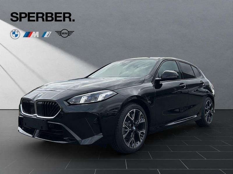 Schwarz Neu 2025 BMW 120 Performance Kleinwagen | 35.980 € (Guter Preis) - Bild 1/4