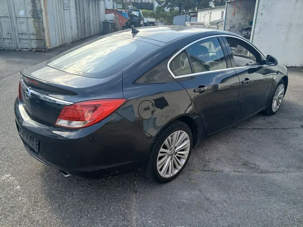 Gebraucht Opel Insignia 194 PS (142 kW) 2012 Schwarz Limousine