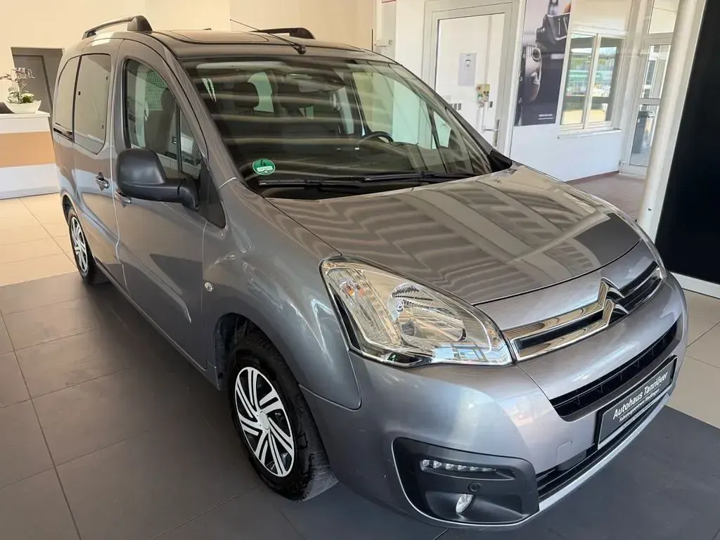 Gebraucht Citroën Berlingo PureTech 110 PS (80 kW) 2016 Grau Van / Kleinbus