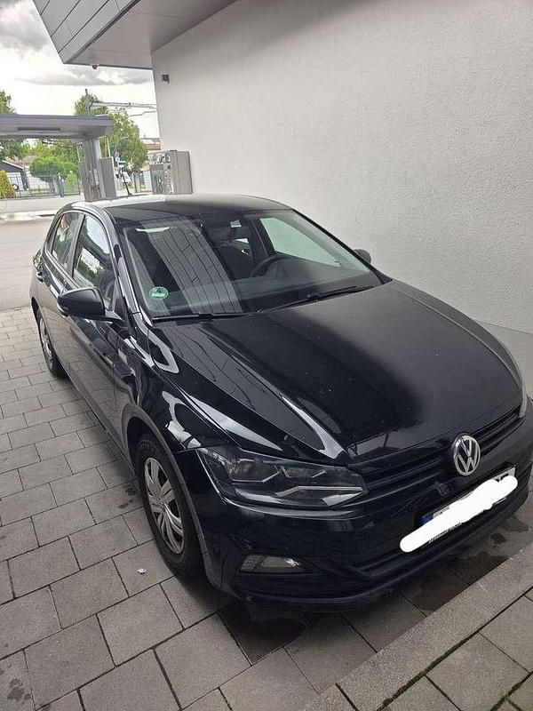 Gebraucht 2017 VW Polo Comfortline Limousine | 9.999 € (Teuer) - Bild 1/4