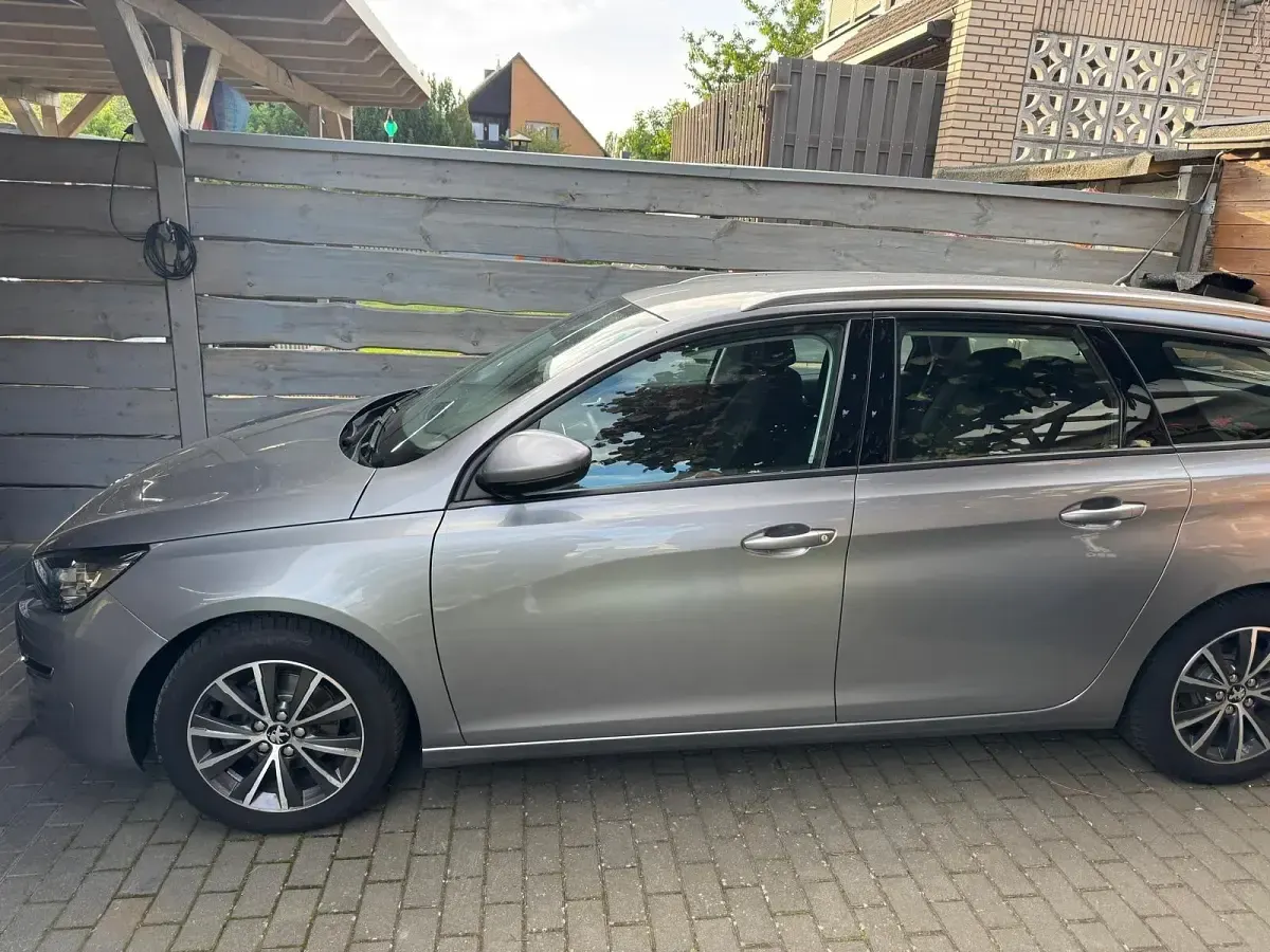 Gebraucht Peugeot 308 120 PS (88 kW) 2017 Silber Kombi