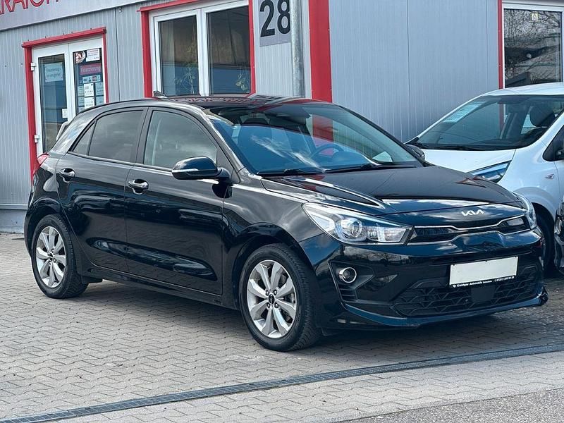 Second-hand Kia Rio 84 CP (61 kW) 2021 Negru Berlinǎ