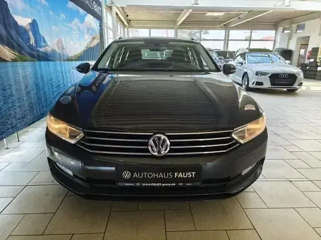 Gebraucht VW Passat 125 PS (91 kW) 2017 Grau Kombi