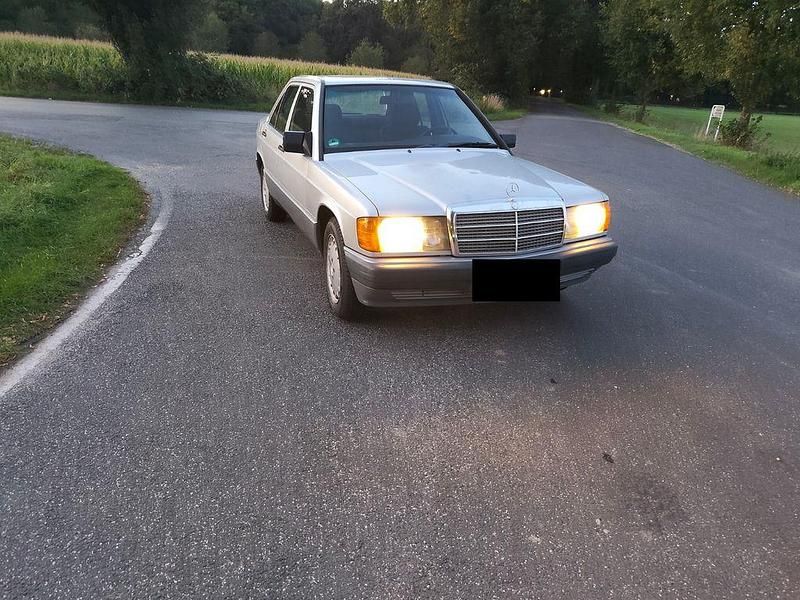Gebraucht Mercedes 190 109 PS (80 kW) 1991 Grau Limousine