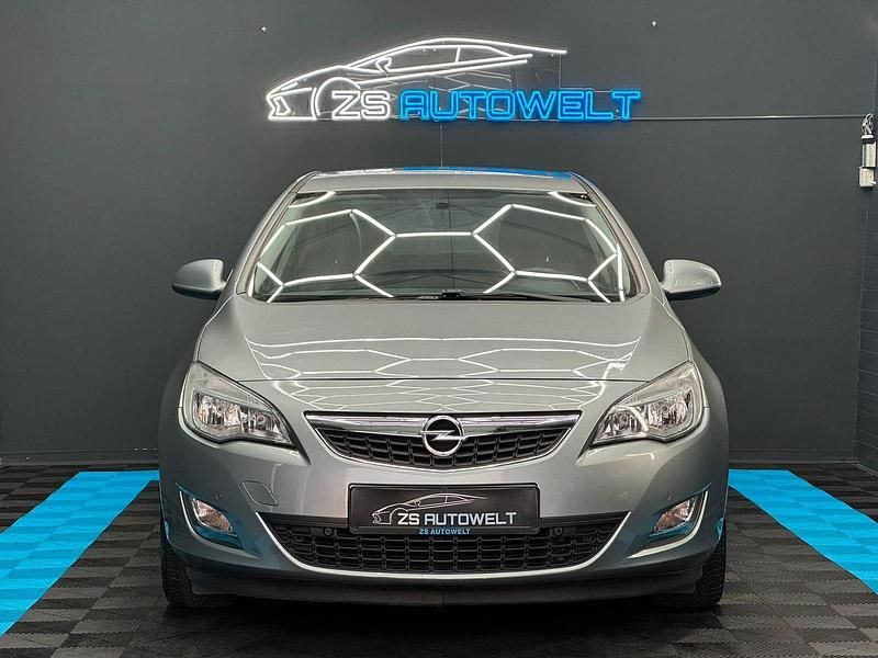 Gebraucht Opel Astra Edition 116 PS (85 kW) 2010 Silber Kombi