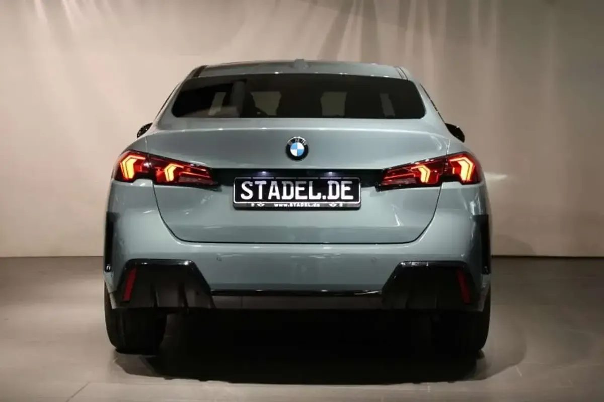 Neu BMW 220 M Sport 170 PS (125 kW) 2025 Cape york grün metallic Coupé