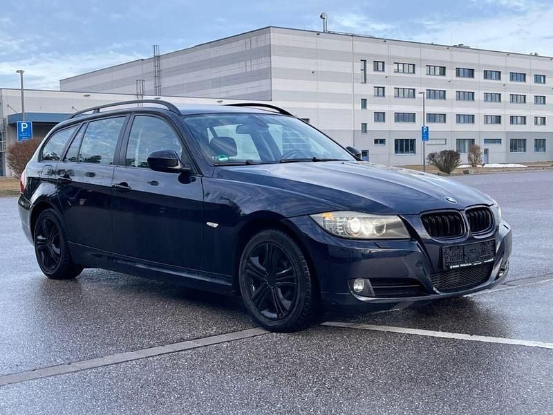 Gebraucht BMW 318 143 PS (105 kW) 2009 Blau Kombi