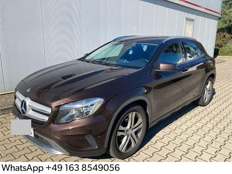 Braun Gebraucht 2014 Mercedes GLA200 SUV | 8.950 € (Guter Preis) - Bild 1/4