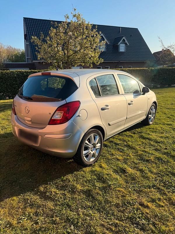 Gebraucht Opel Corsa 80 PS (58 kW) 2007 Silber Kleinwagen