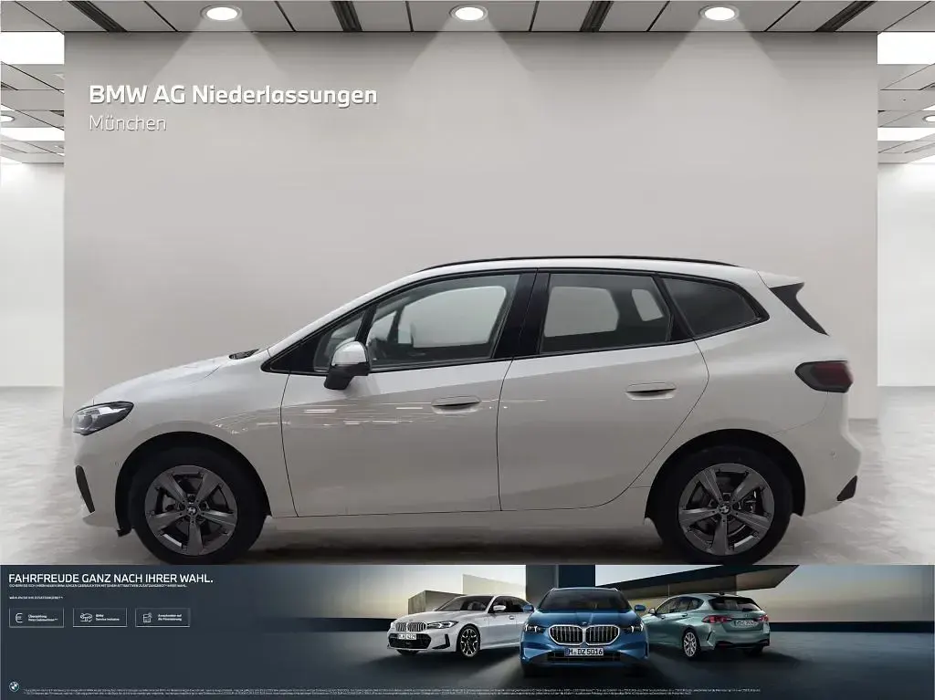 Gebraucht BMW 220 Active Tourer Sport Line 156 PS (114 kW) 2025 Weiß Van / Kleinbus