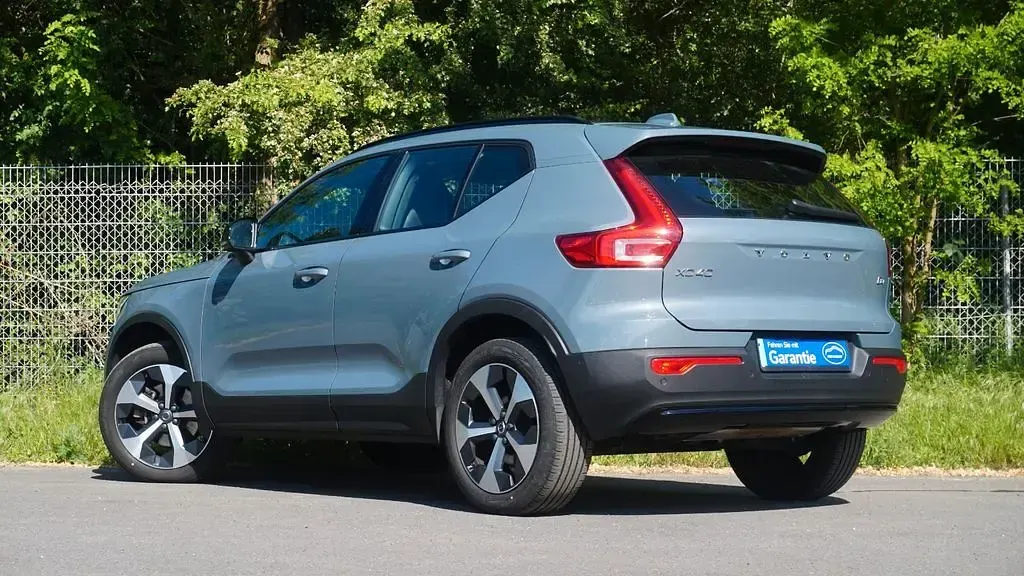 Usata Volvo XC40 Plus 197 CV (144 kW) 2023 Grigio SUV