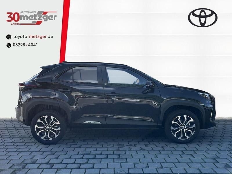 Neu Toyota Yaris Cross 131 PS (96 kW) 2025 Schwarz SUV