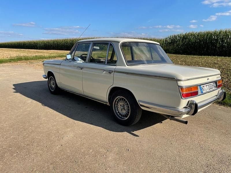 Gebraucht BMW 2000 101 PS (74 kW) 1974 Weiß Limousine