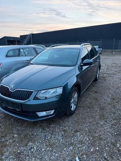 Gebraucht Skoda Octavia Style 110 PS (80 kW) 2015 Grau Kleinwagen