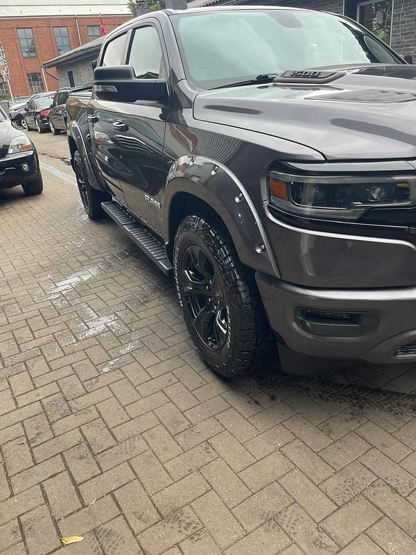 Grau Gebraucht 2021 RAM 1500 Abholung | 39.999 € - Bild 1/4