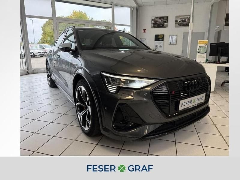 Daytonagrau perleffekt Gebraucht 2022 Audi e-tron Sportback Sport SUV | 44.340 € (Fairer Preis) - Bild 1/4