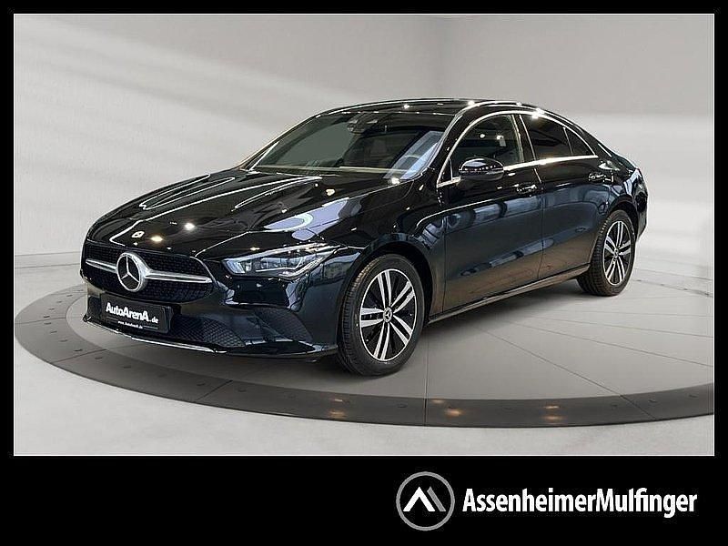Metalliclack kosmosschwarz Gebraucht 2022 Mercedes CLA200 Progressive Coupé | 29.998 € (Fairer Preis) - Bild 1/4