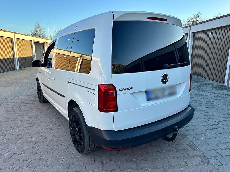 Gebraucht VW Caddy Beach 150 PS (110 kW) 2018 Weiß Van / Kleinbus