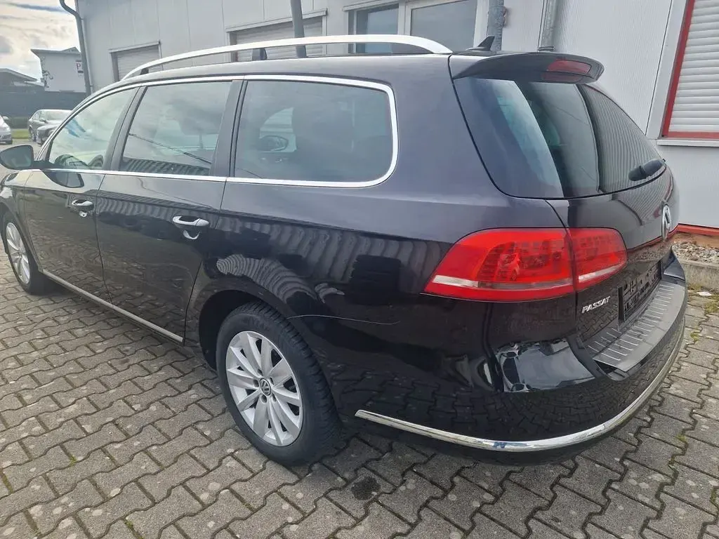 Gebraucht VW Passat Highline 140 PS (102 kW) 2013 Limousine