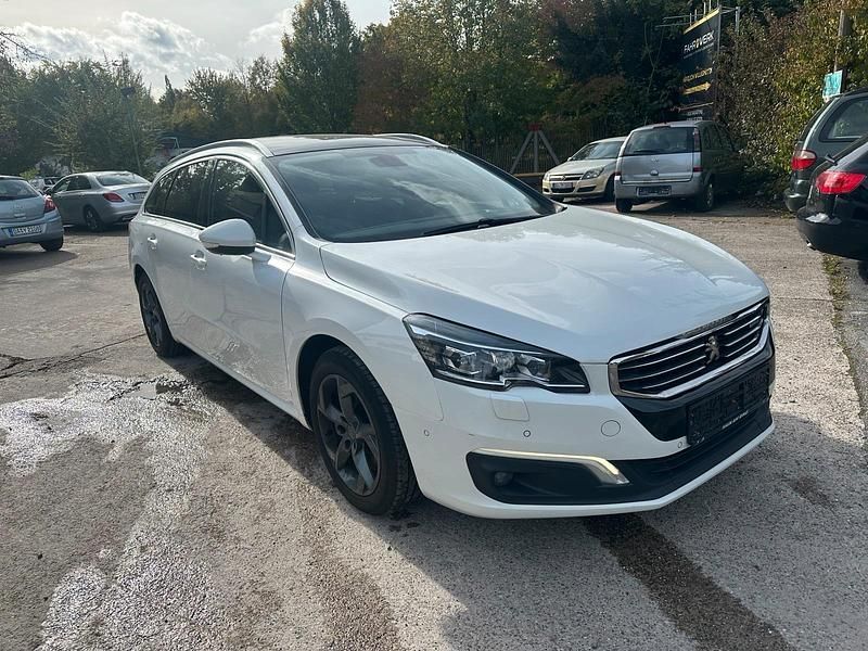 Weiß Gebraucht 2016 Peugeot 508 SW Allure Kombi | 9.500 € - Bild 1/4