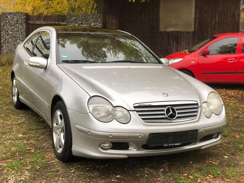 Silber Gebraucht 2001 Mercedes C230 Coupé | 3.999 € (Fairer Preis) - Bild 1/4