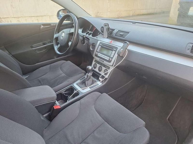Gebraucht VW Passat 140 PS (102 kW) 2008 Limousine
