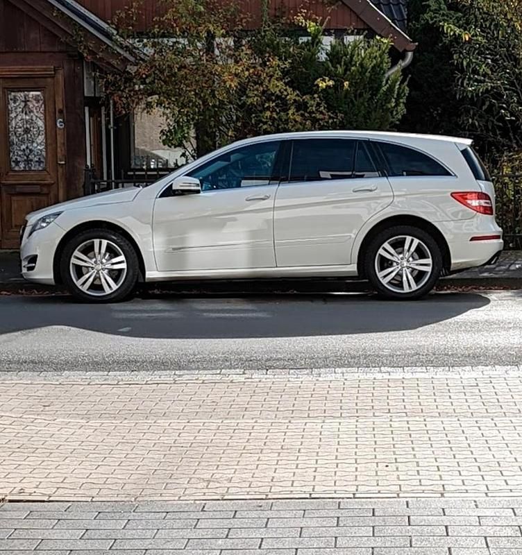 Weiß Gebraucht 2011 Mercedes R350 Van / Kleinbus | 8.450 € (Superpreis) - Bild 1/4