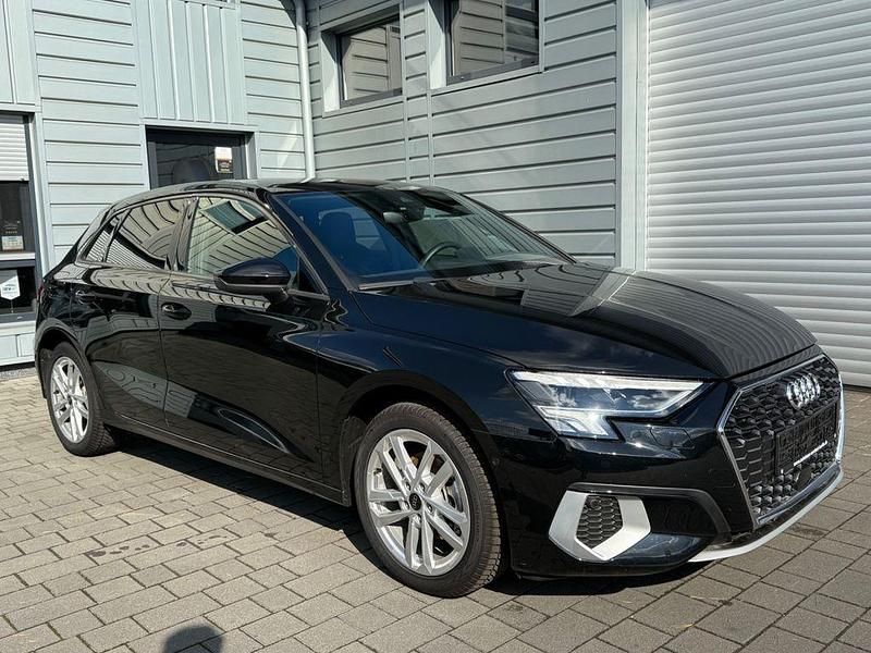 Schwarz Gebraucht 2024 Audi A3 Sportback S-Line Limousine | 29.990 € (Superpreis) - Bild 1/4