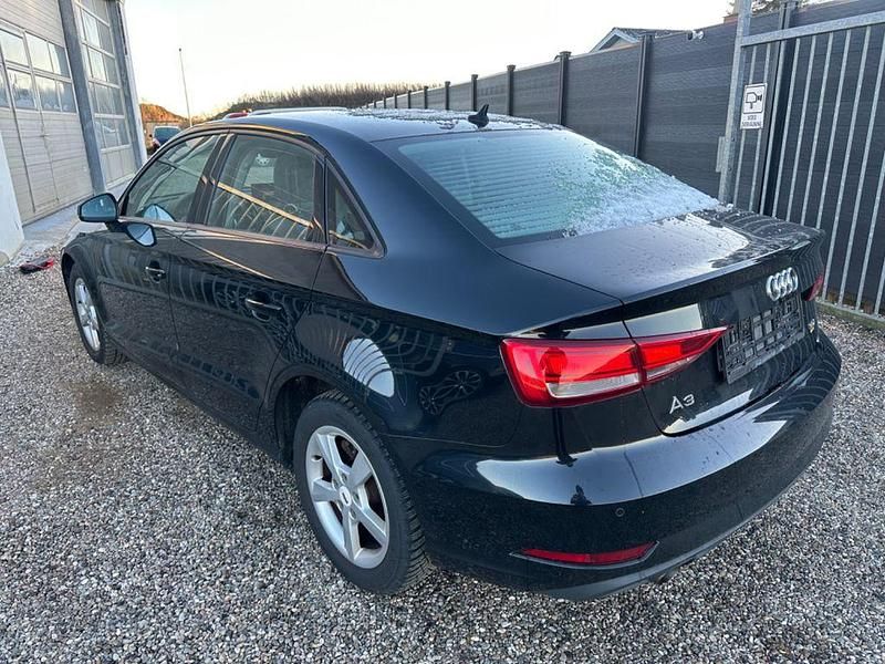 Gebraucht Audi A3 116 PS (85 kW) 2017 Schwarz Limousine