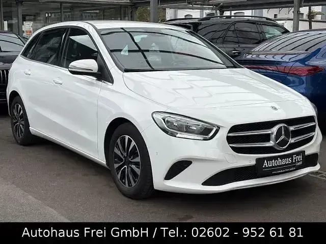 Gebraucht Mercedes B200 Style 150 PS (110 kW) 2021 Weiß Kleinwagen