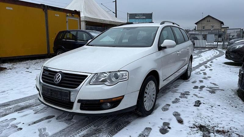 Weiß Gebraucht 2010 VW Passat Trendline Kombi | 2.680 € (Fairer Preis) - Bild 1/4