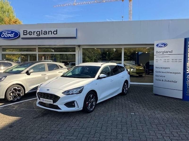Frostweiss weiß Gebraucht 2022 Ford Focus ST-Line Kombi | 18.480 € (Fairer Preis) - Bild 1/4