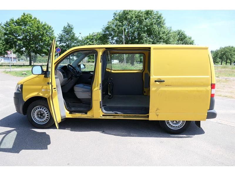 Second-hand VW Transporter 84 CP (61 kW) 2011 Galben Van