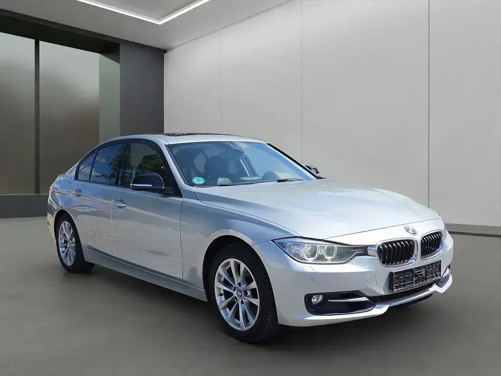 Gebraucht BMW 325 Sport Line 218 PS (160 kW) 2014 Silber Limousine