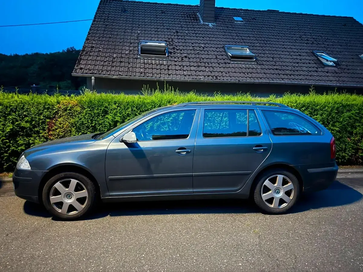 Gebraucht Skoda Octavia 105 PS (77 kW) 2007 Grau Kombi