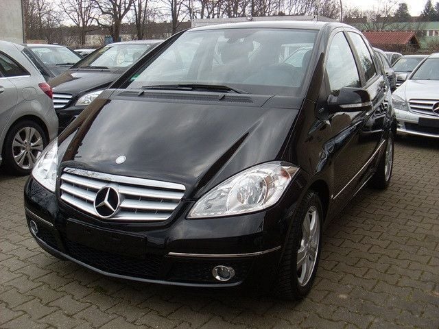 Schwarz Gebraucht 2010 Mercedes A160 Avantgarde Limousine | 10.990 € (Teuer) - Bild 1/4