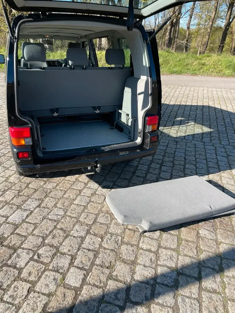 Gebraucht VW Multivan 102 PS (75 kW) 1998 Schwarz Van / Kleinbus