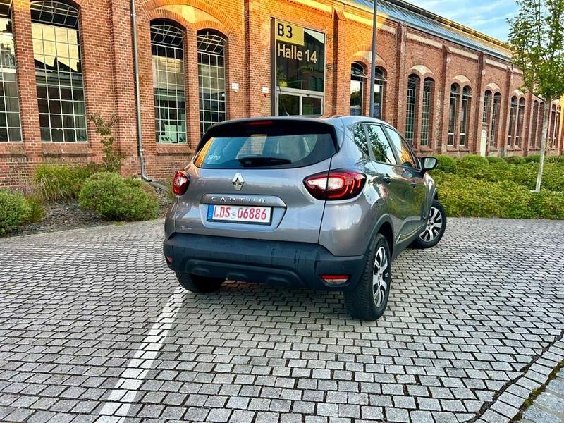 Gebraucht Renault Captur Intens 90 PS (66 kW) 2019 Grau SUV