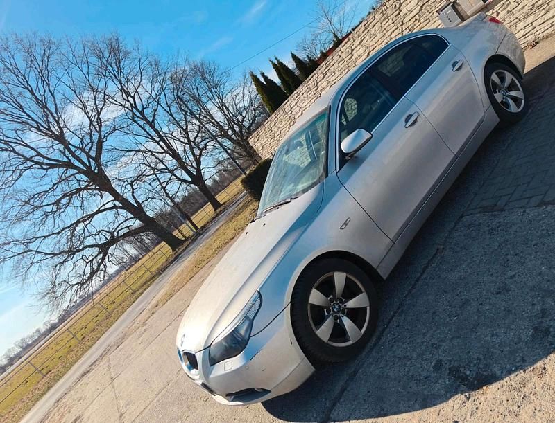 Gebraucht BMW 525 177 PS (130 kW) 2006 Silber Limousine