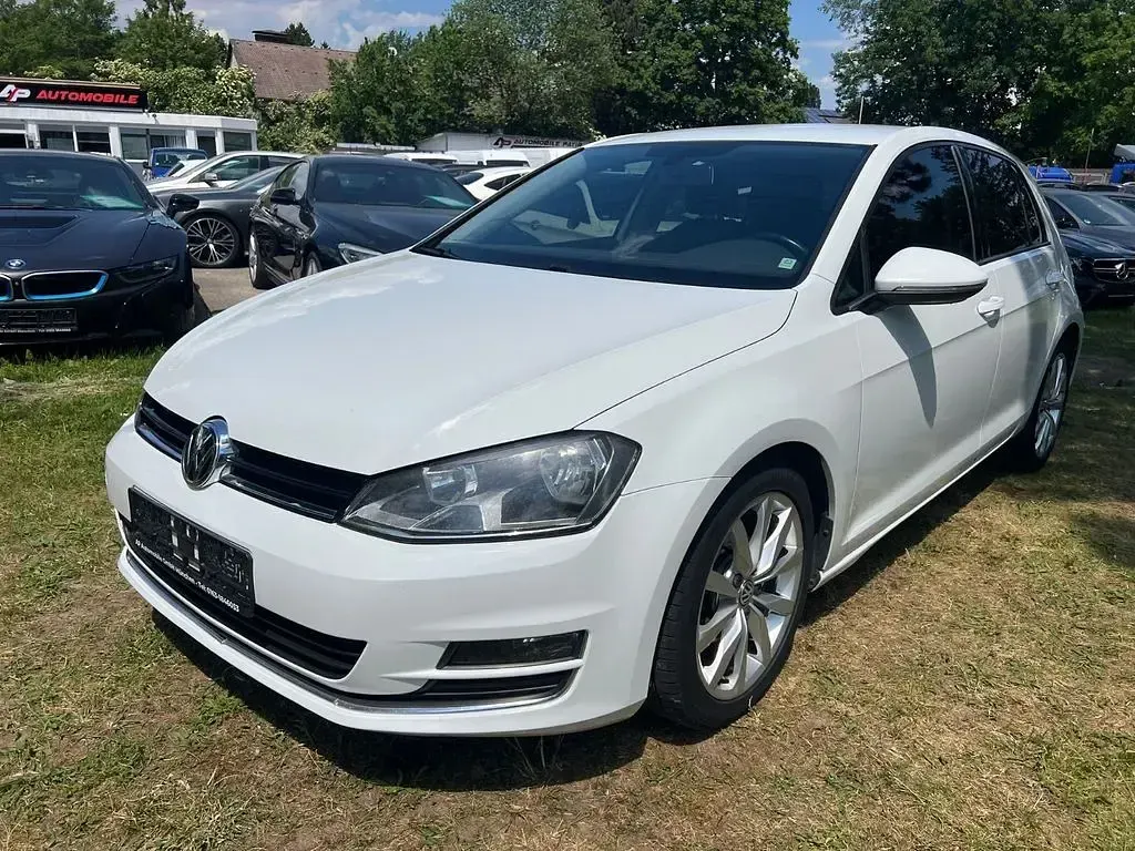 Gebraucht VW Golf VII Comfortline 105 PS (77 kW) 2015 Weiß Limousine