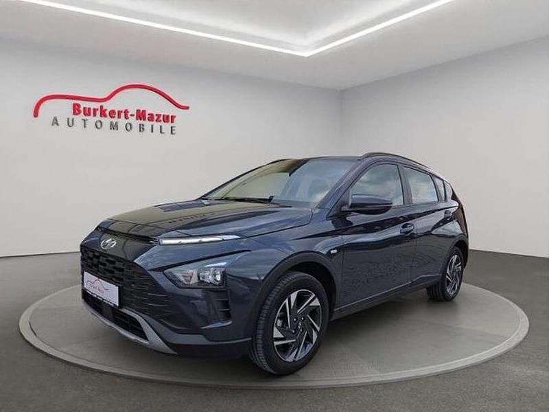 Grau Gebraucht 2024 Hyundai Bayon Trend SUV | 21.484 € (Fairer Preis) - Bild 1/4