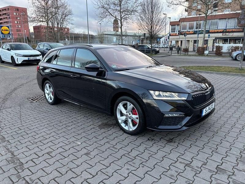 Schwarz Gebraucht 2021 Skoda Octavia RS Kombi | 20.900 € (Superpreis) - Bild 1/4