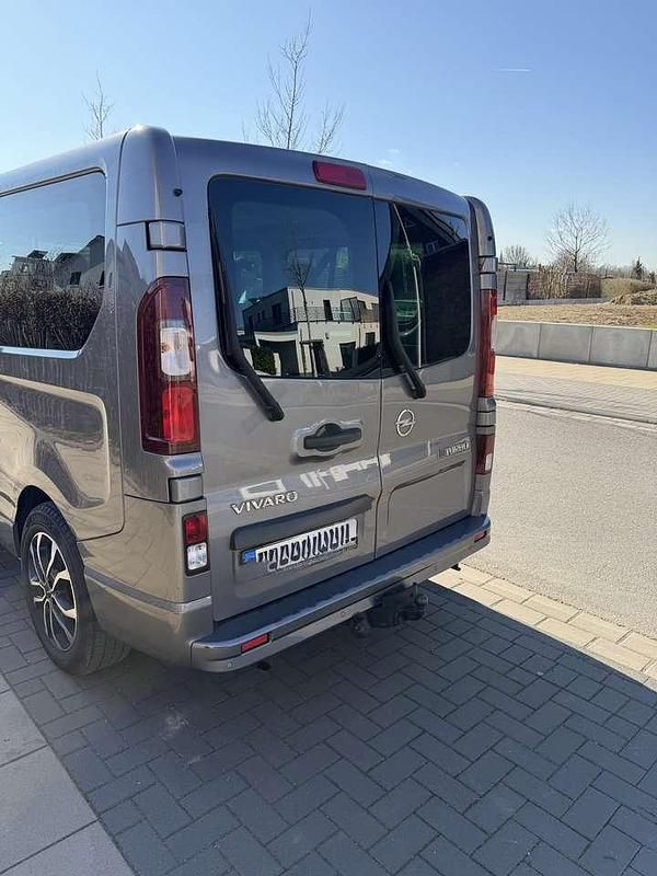 Gebraucht Opel Vivaro 125 PS (91 kW) 2018 Grau Van / Kleinbus