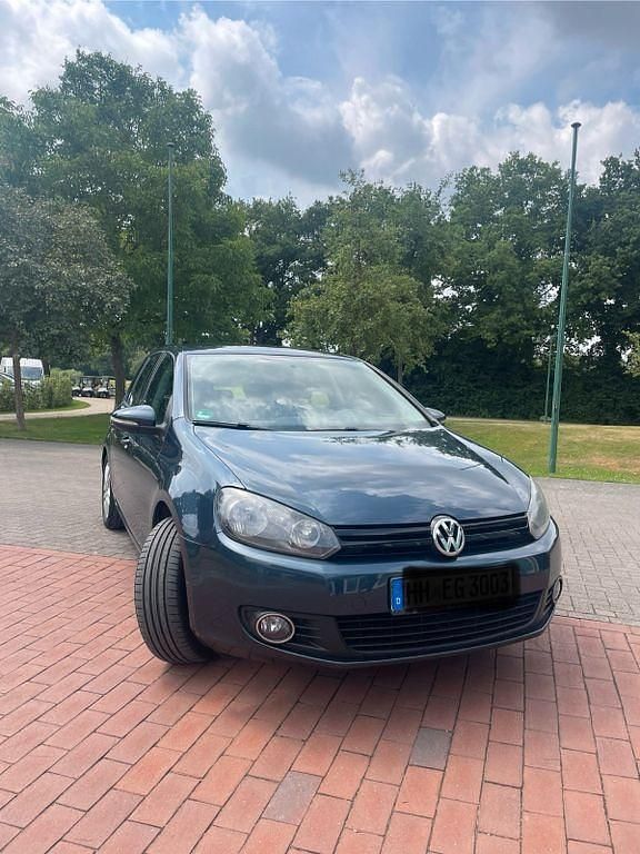 Blau Gebraucht 2011 VW Golf VI Trendline Limousine | 4.550 € (Fairer Preis) - Bild 1/4